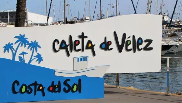 Precioso Apartamento En Primera Linea De Playa En Caleta De Velez Exterior foto